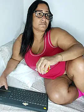 Snapshot of sexy_hot_carol chatting on 09.28.25 sexy hot carol online show from 09.28.25
