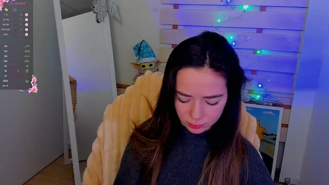Snapshot of Bella_XO chatting on 12.30.24 Bella XO online show from 12.30.24
