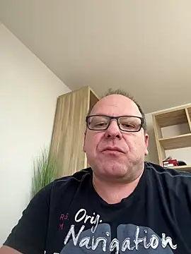 coupleLatinaLovers online show from 12.18.24