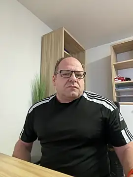 coupleLatinaLovers online show from 12.23.24