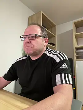 coupleLatinaLovers online show from 02.10.25