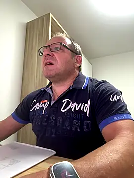 coupleLatinaLovers online show from 09.16.25