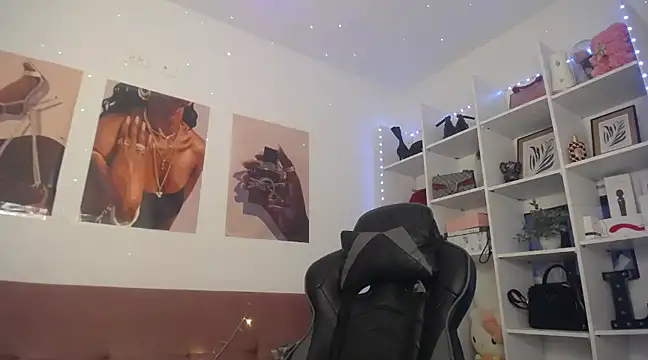 Snapshot of catalinapalencia chatting on 02.22.25 catalinapalencia online show from 02.22.25