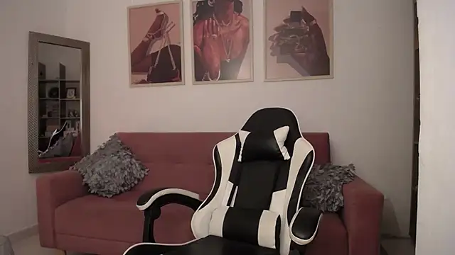 Snapshot of catalinapalencia chatting on 11.04.25 catalinapalencia online show from 11.04.25