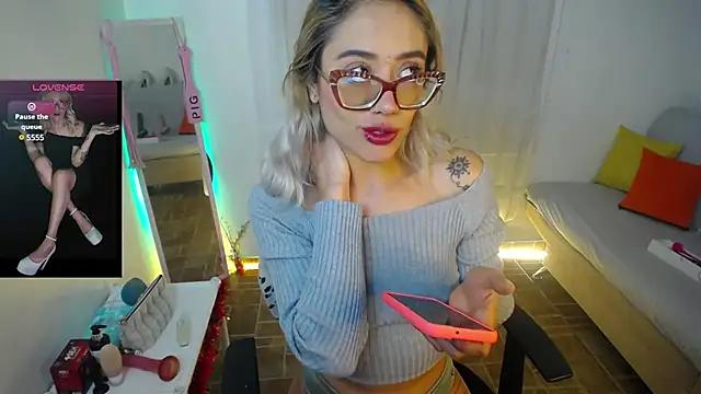 Snapshot of 911Calling chatting on 01.29.25 911Calling online show from 01.29.25