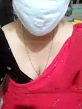 Snapshot of aliseanu chatting on 01.12.25 aliseanu online show from 01.12.25
