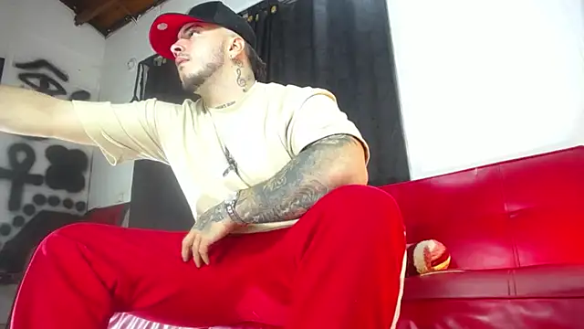 Snapshot of Dexter-T chatting on 12.03.24 Dexter-T online show from 12.03.24