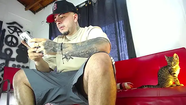 Snapshot of Dexter-T chatting on 01.12.25 Dexter-T online show from 01.12.25