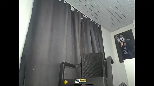 Snapshot of Dexter-T chatting on 10.16.25 Dexter-T online show from 10.16.25