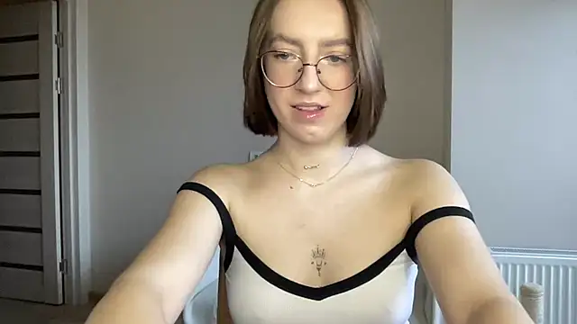 Snapshot of liins_wet chatting on 12.07.24 liins wet online show from 12.07.24