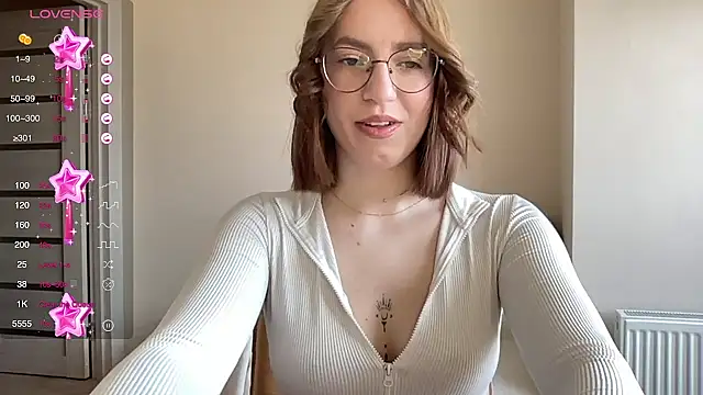 Snapshot of liins_wet chatting on 02.28.25 liins wet online show from 02.28.25