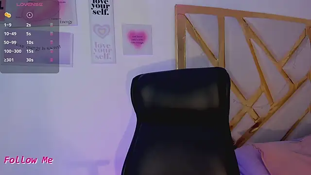 LanaJones  online show from 10.15.25