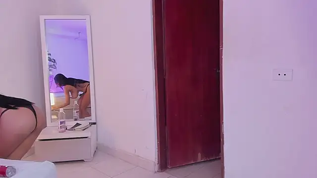 Snapshot of Alhana_pulido chatting on 12.28.24 Alhana pulido online show from 12.28.24