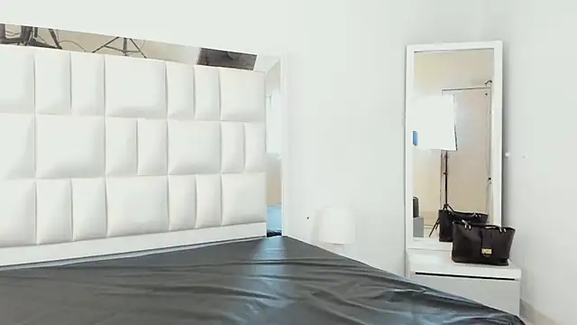 Snapshot of Alhana_pulido chatting on 02.19.25 Alhana pulido online show from 02.19.25