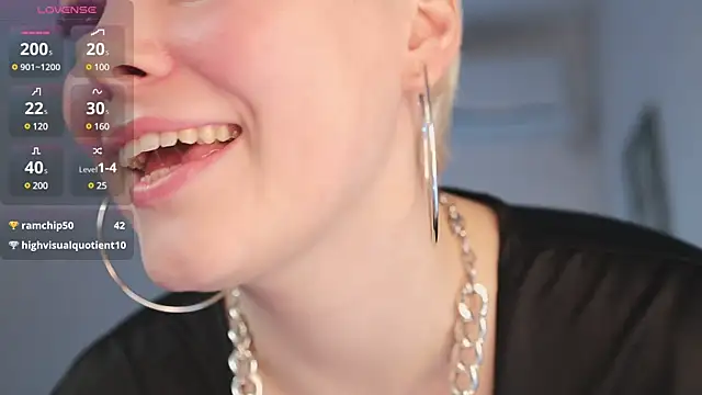 LikaBerry1 online show from 02.05.25