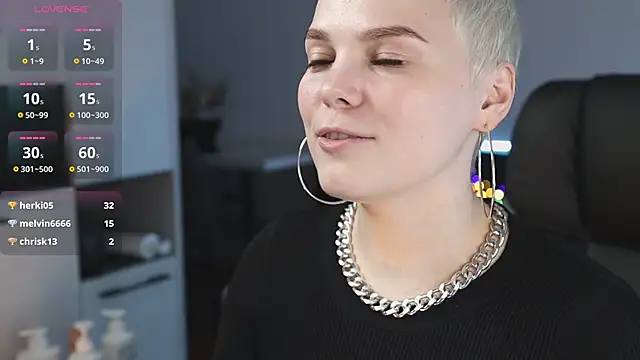 LikaBerry1 online show from 02.18.25