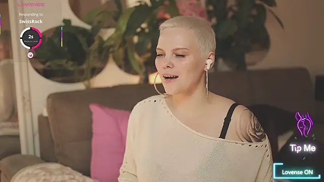 LikaBerry1 online show from 10.21.25