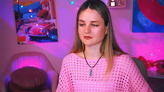 Snapshot of DeboraLarson chatting on 12.13.24 DeboraLarson online show from 12.13.24