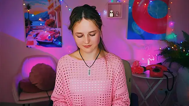 Snapshot of DeboraLarson chatting on 12.15.24 DeboraLarson online show from 12.15.24