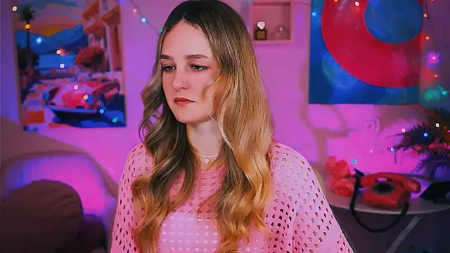 Snapshot of DeboraLarson chatting on 12.24.24 DeboraLarson online show from 12.24.24