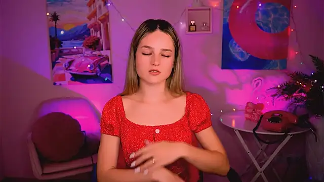 Snapshot of DeboraLarson chatting on 12.29.24 DeboraLarson online show from 12.29.24