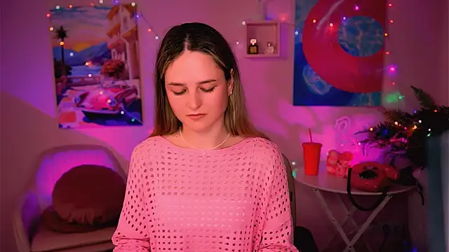 Snapshot of DeboraLarson chatting on 01.02.25 DeboraLarson online show from 01.02.25