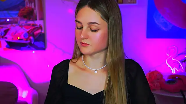 Snapshot of DeboraLarson chatting on 01.22.25 DeboraLarson online show from 01.22.25