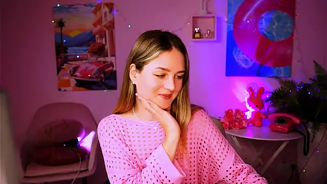 Snapshot of DeboraLarson chatting on 01.25.25 DeboraLarson online show from 01.25.25