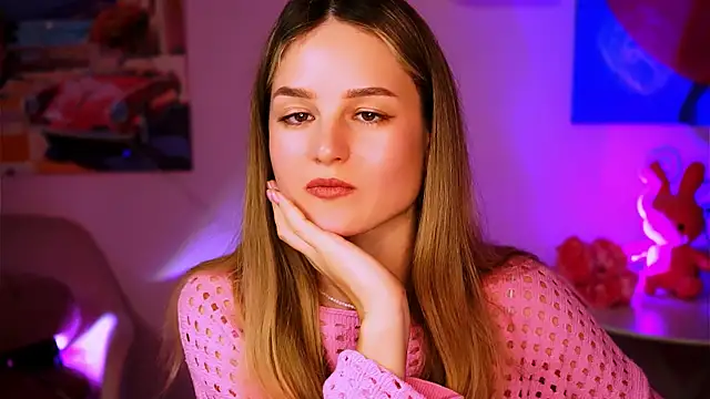 Snapshot of DeboraLarson chatting on 01.25.25 DeboraLarson online show from 01.25.25