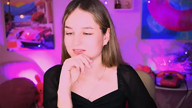 Snapshot of DeboraLarson chatting on 02.01.25 DeboraLarson online show from 02.01.25