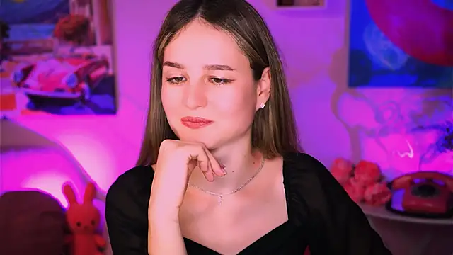 Snapshot of DeboraLarson chatting on 02.02.25 DeboraLarson online show from 02.02.25