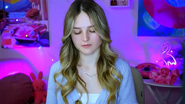 Snapshot of DeboraLarson chatting on 02.09.25 DeboraLarson online show from 02.09.25