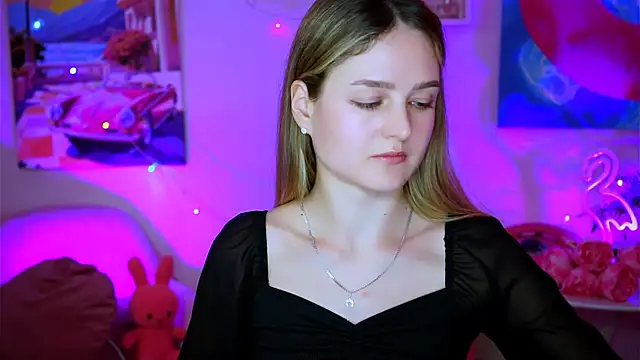 Snapshot of DeboraLarson chatting on 02.13.25 DeboraLarson online show from 02.13.25