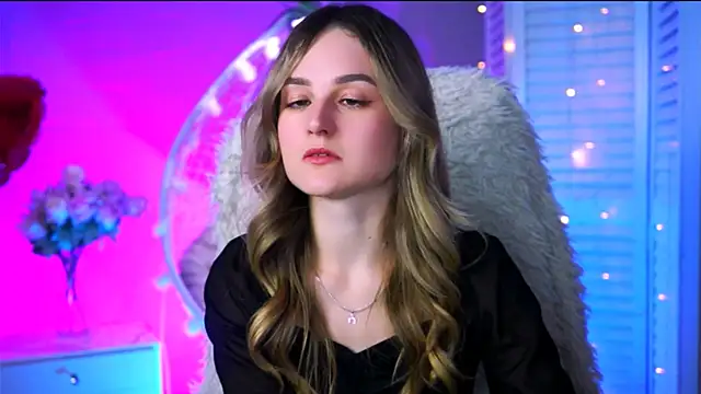 Snapshot of DeboraLarson chatting on 03.01.25 DeboraLarson online show from 03.01.25