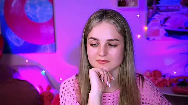 Snapshot of DeboraLarson chatting on 03.06.25 DeboraLarson online show from 03.06.25