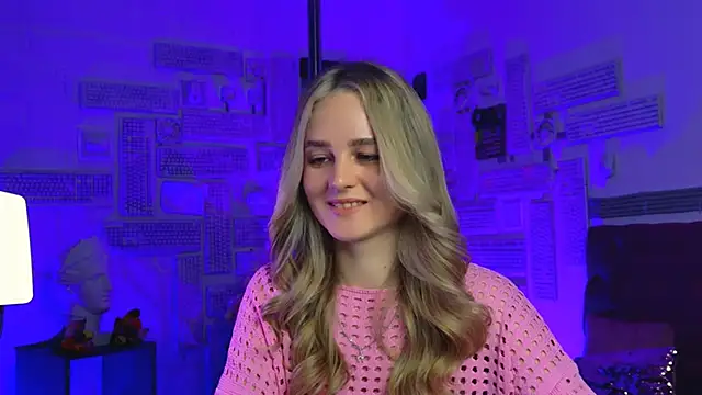 Snapshot of DeboraLarson chatting on 03.13.25 DeboraLarson online show from 03.13.25