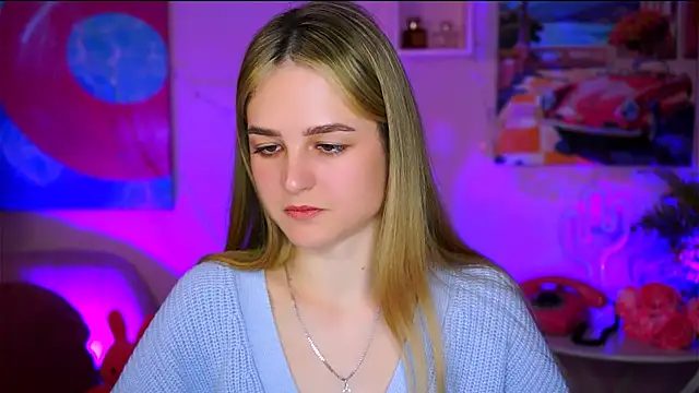 Snapshot of DeboraLarson chatting on 03.20.25 DeboraLarson online show from 03.20.25