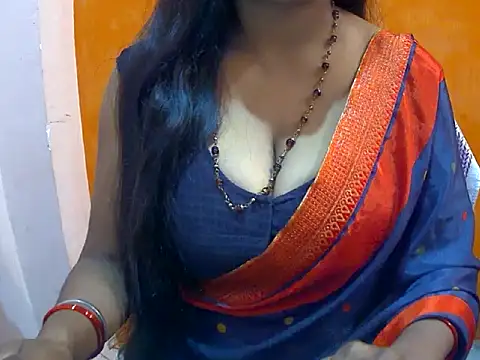 Snapshot of HOT-SEEMAA chatting on 01.06.25 HOT-SEEMAA online show from 01.06.25