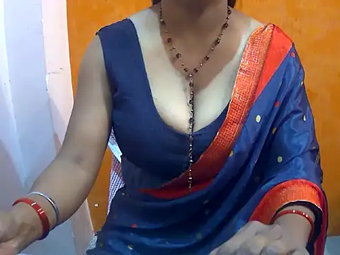 Snapshot of HOT-SEEMAA chatting on 01.07.25 HOT-SEEMAA online show from 01.07.25