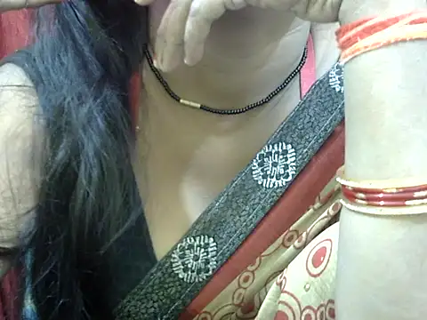 Snapshot of HOT-SEEMAA chatting on 11.06.25 HOT-SEEMAA online show from 11.06.25