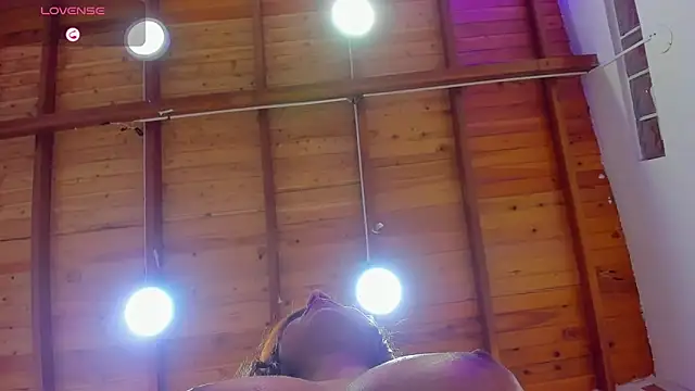 ashley  foxx  online show from 01.18.25