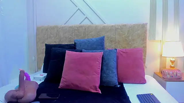 ashley  foxx  online show from 11.03.25