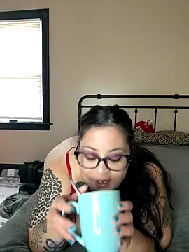 Snapshot of tillymarie34 chatting on 09.23.25 tillymarie34 online show from 09.23.25