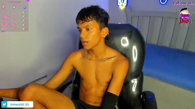 loistwink  online show from 11.19.25