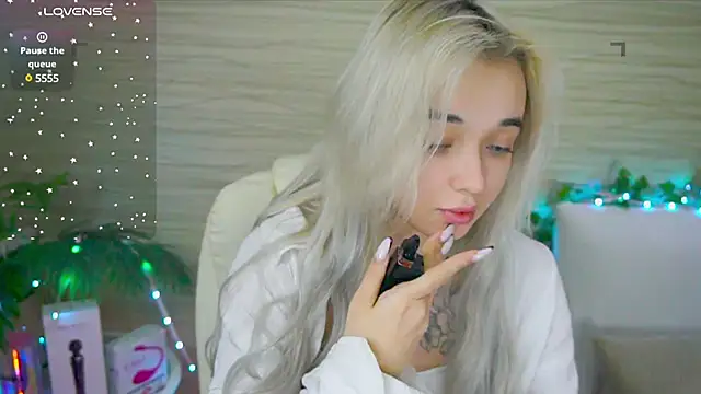 Ashley S online show from 02.12.25