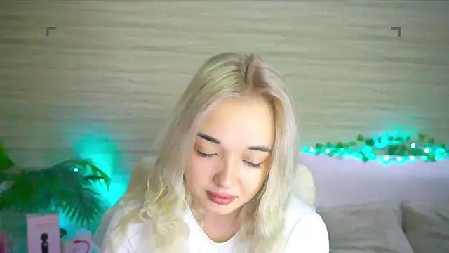 Ashley S online show from 09.24.25