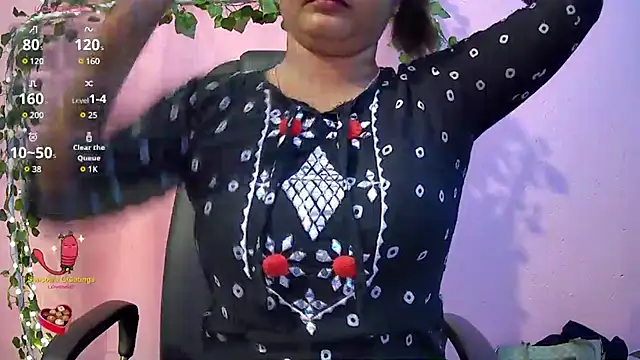 Snapshot of Pari-new chatting on 03.14.25 Pari-new online show from 03.14.25