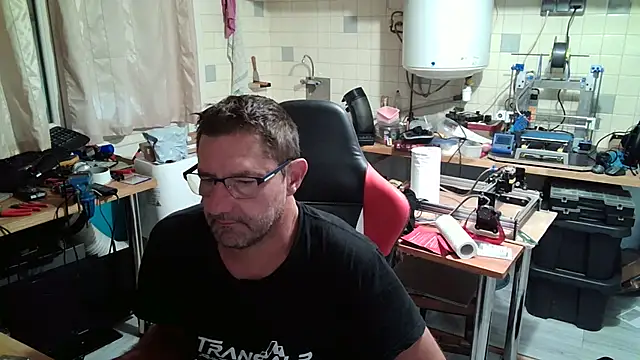 Snapshot of snork80 chatting on 09.12.25 snork80 online show from 09.12.25