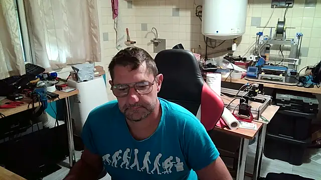 Snapshot of snork80 chatting on 09.13.25 snork80 online show from 09.13.25