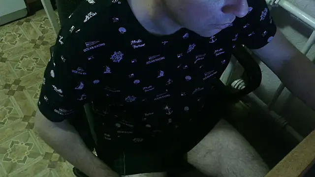 Snapshot of AlDON59 chatting on 02.10.25 AlDON59 online show from 02.10.25